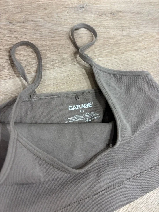 Garage Cropped Tank - Picture 2 of 3